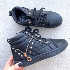 Brand New Black Fashion Zipper Quilted Lace Up Sneakers